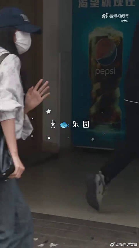 剧组前期筹备有条不紊,卢昱晓到场围读,期待这群演员共同呈现好这个故事