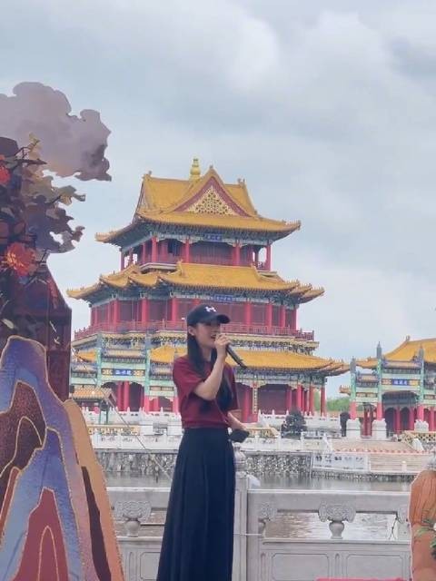 陈丽君祝姑娘开机现场清唱