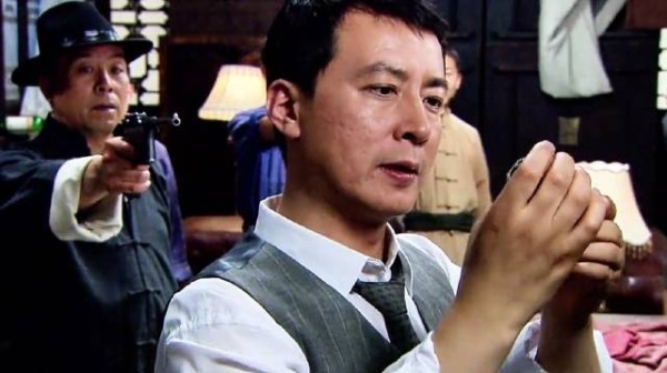 特务使用真假李逵对付男人，他竟能逆风翻盘全歼敌人