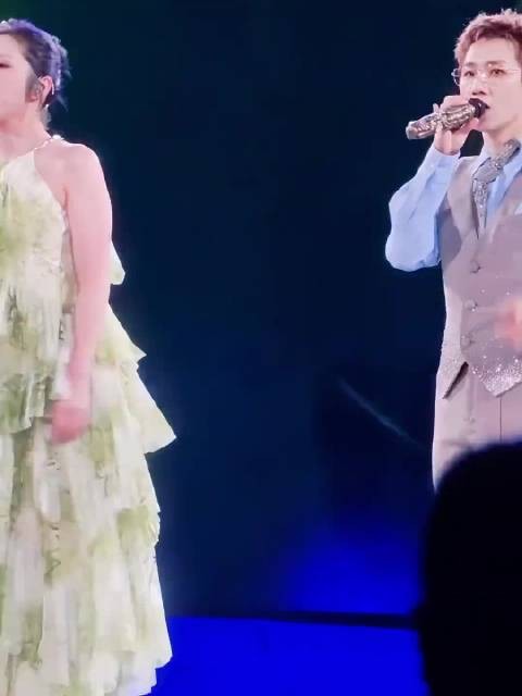 汪苏泷香港演唱会和嘉宾杨千嬅合唱粤语版《如果爱忘了》