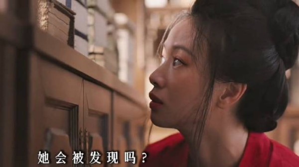 真是好大一张床啊，青天白日的在藏书楼就敢私会情郎，想不被抓住都难✘✘