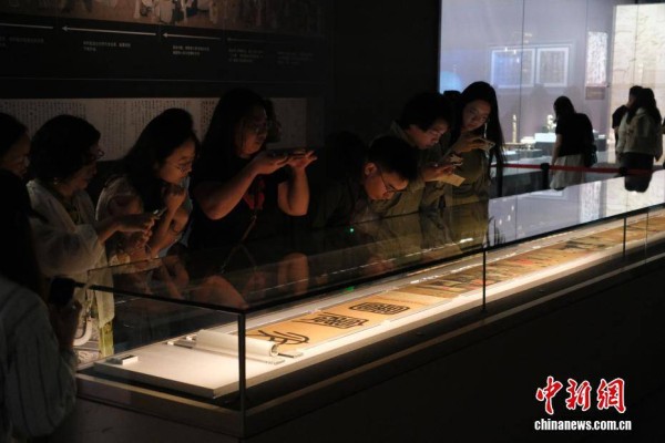 《韩熙载夜宴图》杭州展出 增设深夜专场人气足