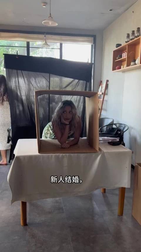 发明纸箱合影的人简直是个天才