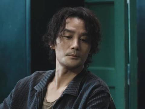 交锋：终于有人意识到干这行不能长太帅，真的太显眼了！