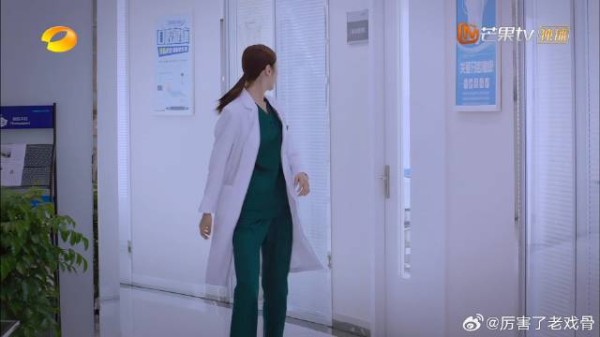 凌霄喜欢的竟是他妹,同事惊呆:我怎么这么蠢
