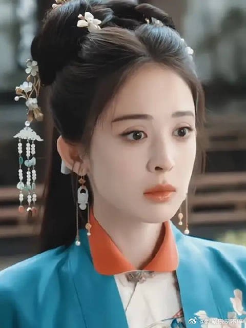 在大小姐身边的模样真招人稀罕