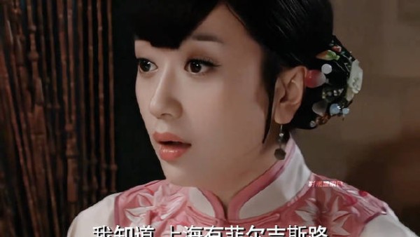 她妈妈担心女儿没钱花 每套衣服里都缝了小金元宝