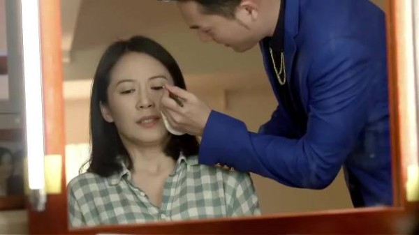 大丈夫：晓岩一把年纪，脚踩高跟鞋风情万种，赵康心脏漏跳一拍！