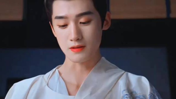 馥之爱上沈知书那刻起变得小心翼翼,害怕他受伤