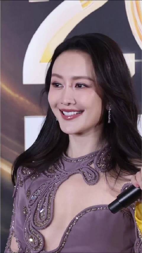 王鸥依然状态满满越看越美!