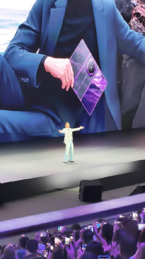 华仔,又见面啦! 救命怎么保养的 不说谁敢信你六十呀! 妆态越来越好,爱了