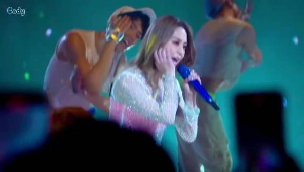 Twins双女主海报曝光,阿Sa阿娇势均力敌