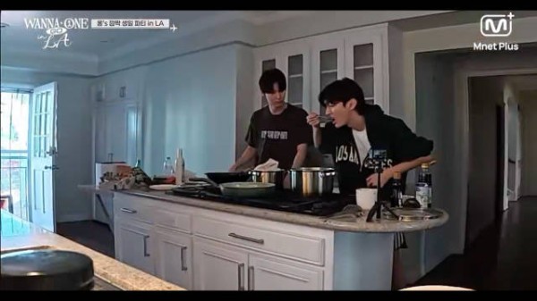 黄旼炫WannaOne LA相关cut一则