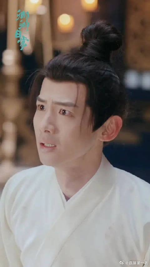 尹峥@白敬亭 他曾经也是意气风发的少年郎啊,谁心疼了