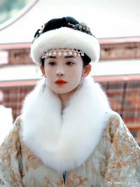 爆身份我真的百看不厌！ 大小姐掌管荣家之后这个气场真的太强大了！