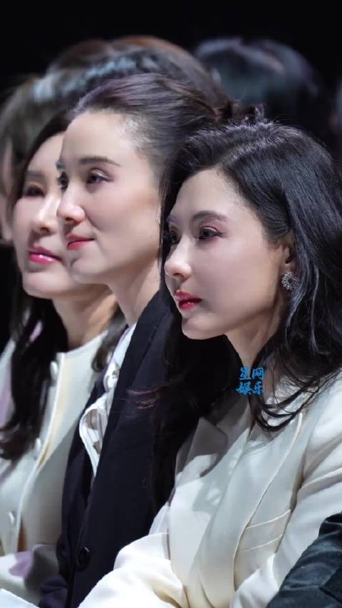 张柏芝宋佳同框,三孩妈妈张柏芝保养状态佳