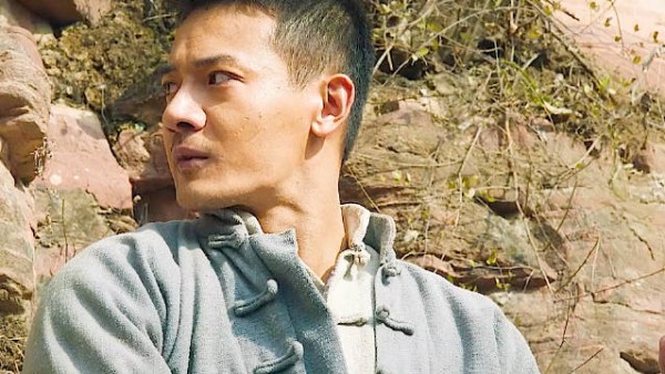 一罐水就能娶上一个媳妇,不料水却被母亲打翻了