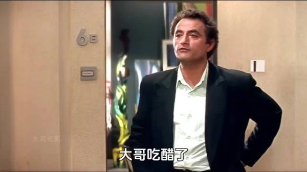 老王错拿真枪误开枪,警察到场又响枪