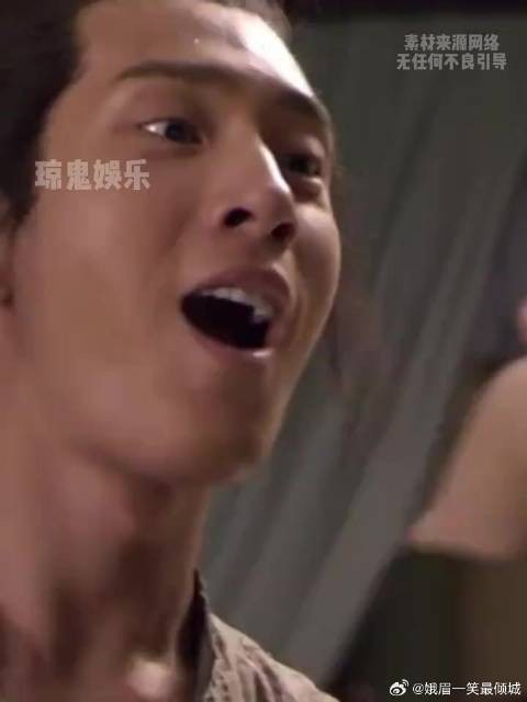 真的完全没有注意井柏然带着胡巴
