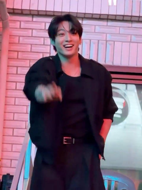 看到谁啦 开心到站起来挥手 260910 Spotify House Seoul