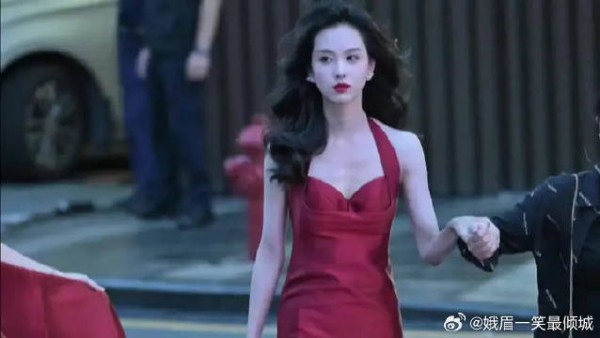 陈都灵不是明艳型美人? 跟我姐的红毯说去吧