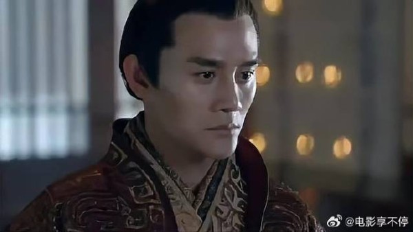 梅长苏查看手环,得知“野人”是聂锋,瞬间就泪流满面