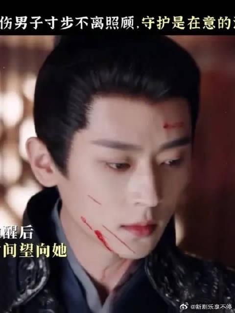哪怕沉默寡言,他的目光也从未离开过一秒