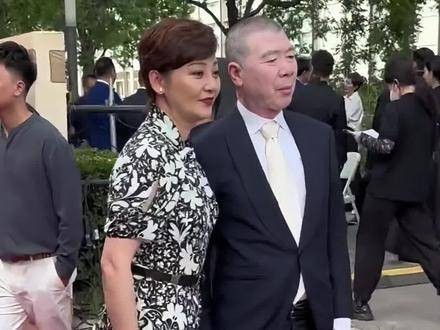 华表奖后台,冯小刚、徐帆、葛优、刘晓庆、陈冲同框现身