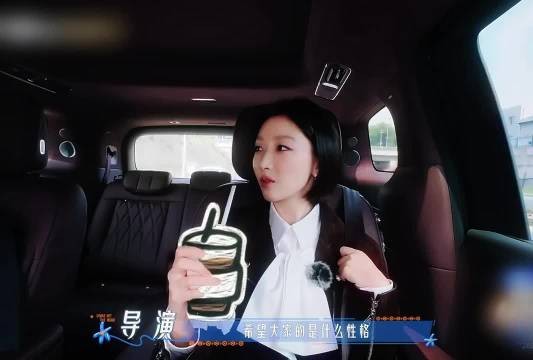 这个周冬雨在花少好萌的吧 完完全全吸粉啊!不愧是人见人夸,太可爱了吧!