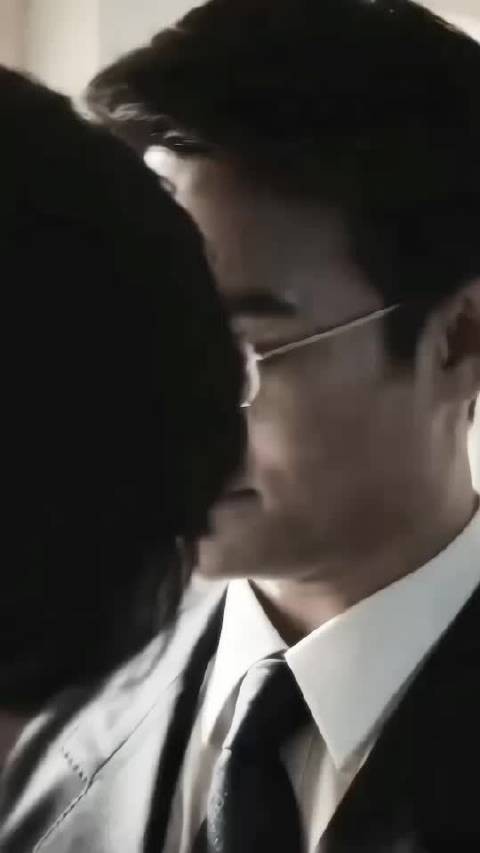 王凯周放新剧重逢,旧识变对手上演巅峰对决