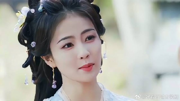 白烁痴迷成仙,却不知自己的青梅竹马是仙,而她更是神