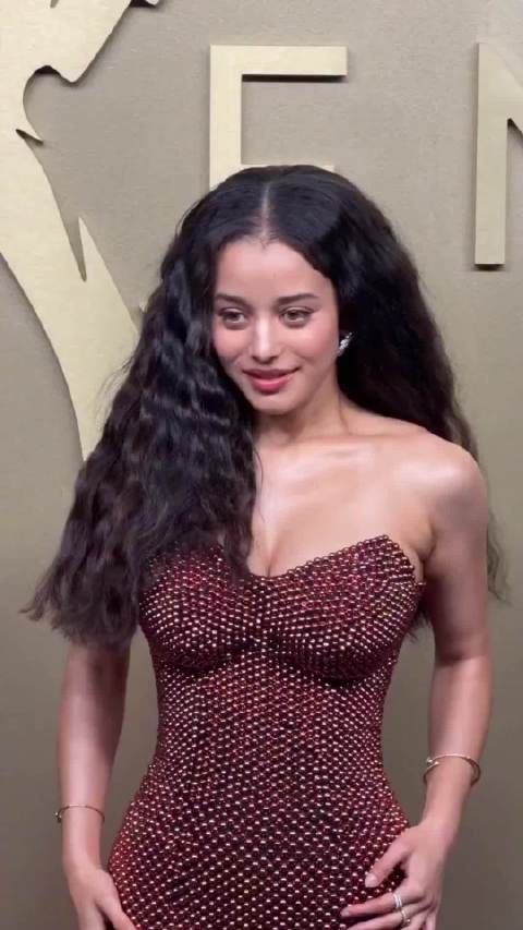 蔡斯·英菲尼迪亮相艾美