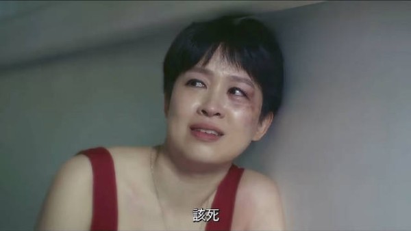 女子悲伤往事致深夜徘徊医院,心结释怀后终归平静