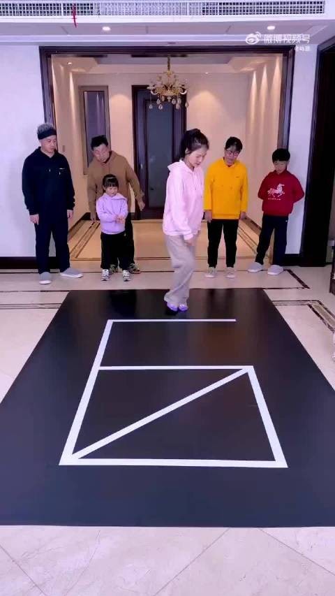 “一笔画完挑战,太难了,你能画成功吗?”