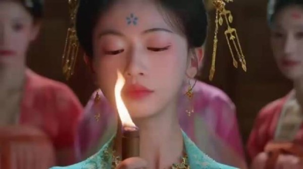 同样低分剧,《御廷谣》5.2无人问津,《天才女友》5.3骂声不断