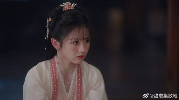 李薇见到六少主，立马愣在当场，竟是那日厨房之人