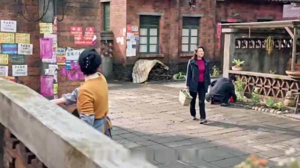 母女被邻居嘲笑,女儿用成绩打脸,妈妈强势回怼!刘琳