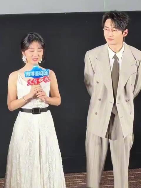 谭松韵喊话热度破三万，穿西装跳女团舞