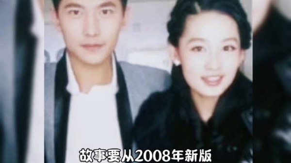 李沁和杨洋是彼此的初恋，两人密恋5年，既甜蜜又有默契，太好磕