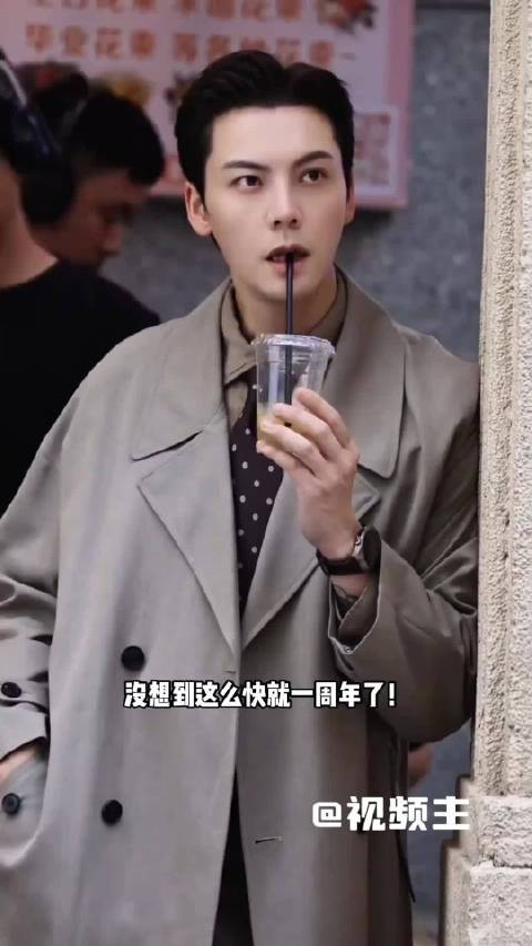 没有大肆炒作,就是普通家庭给孩子庆周岁,让我们一起祝福小朋友健康成长