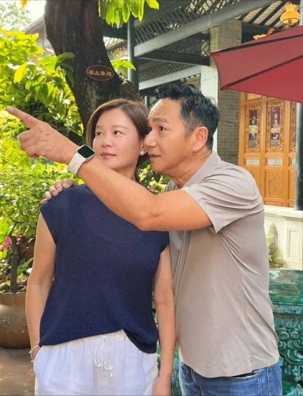 TVB前资深艺人晒26年前后合照！太太息影多年，被赞不输女明星