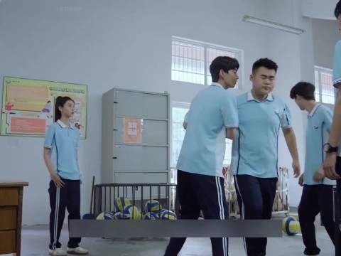 周柯宇饰演李雾挺身护姐,从被庇护到成为依靠
