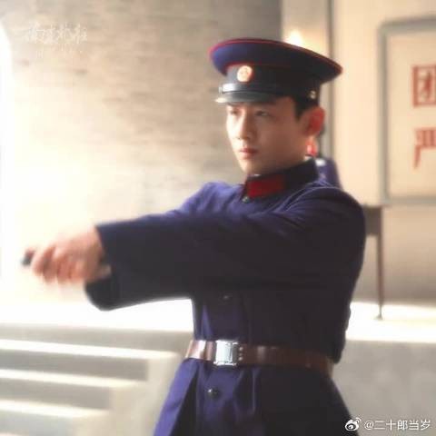 没有故意耍帅，是哥本来就帅