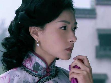 万茜倾情演绎旗袍风华,尽显东方神韵