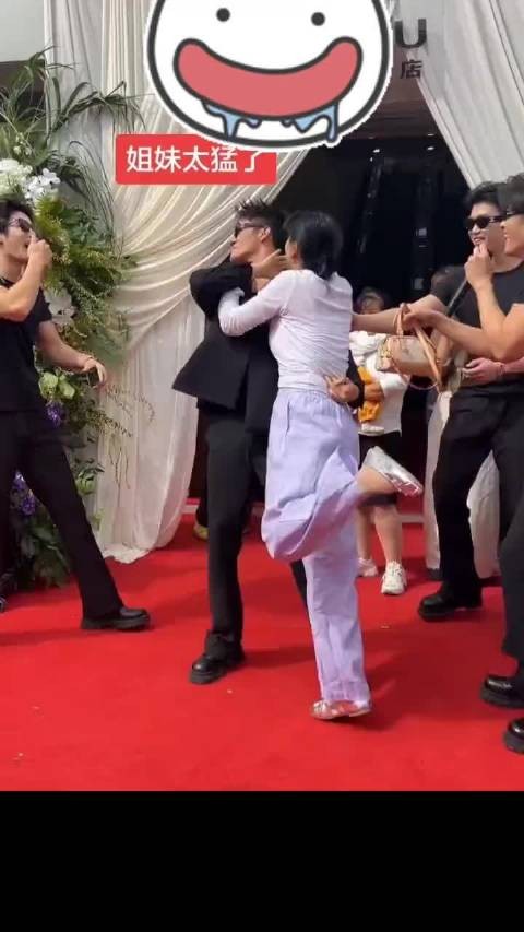 这女人豪爽,活的实实在在