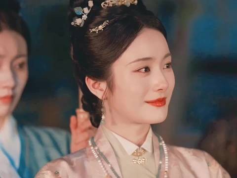 画女超爱女主 雅客每天一睡醒就俩字:体面 花开锦绣