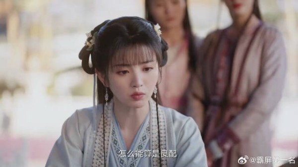 弟弟们都在研究秀女，哥哥立马生气，全部罚跪祠堂
