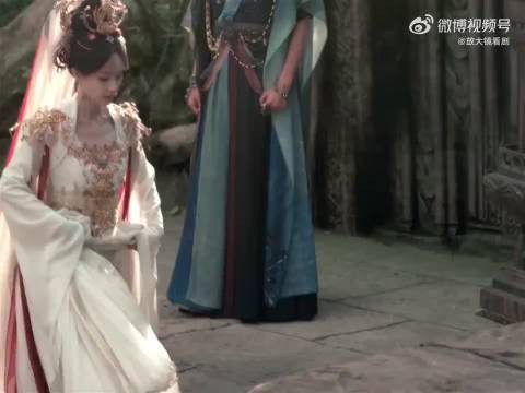 李一桐陈鑫海情头同框,掩面眨眼释放心动