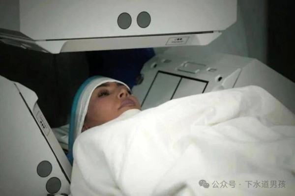 金·卡戴珊怕死！