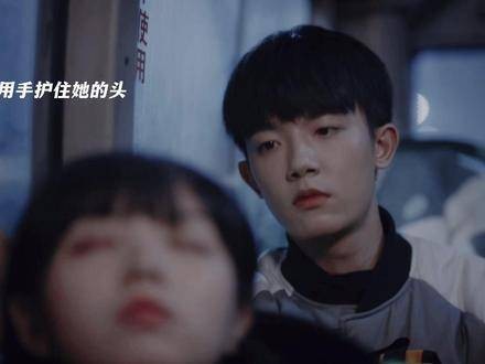 青梅竹马的爱意，甜得像含了一颗化不开的糖——心尖上永远住着那个人